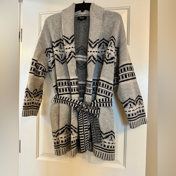 Thick cozy tie cardigan - Picture 4 of 7